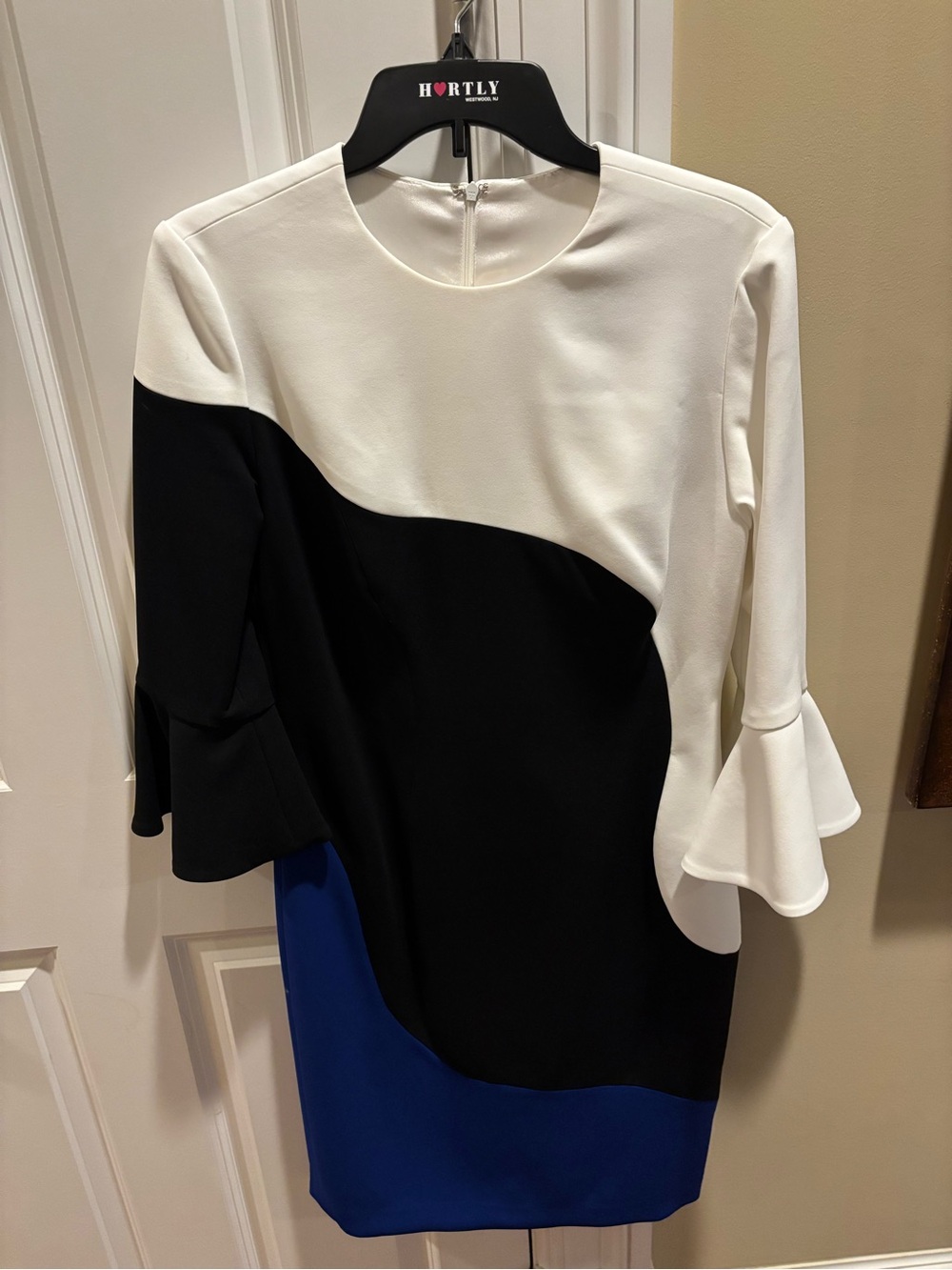 Colorblock Bell-Sleeve Shift Dress - White Black Blue